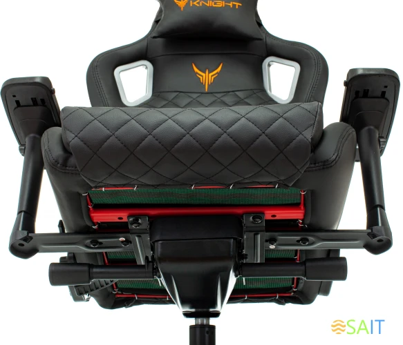 Кресло игровое Knight TITAN черный ромбик эко.кожа с подголов. крестов. металл