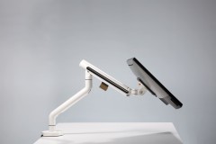 Кронштейн для мониторов Ultramounts UM725W белый 17"-32" макс.9кг крепление к столешнице поворот и наклон