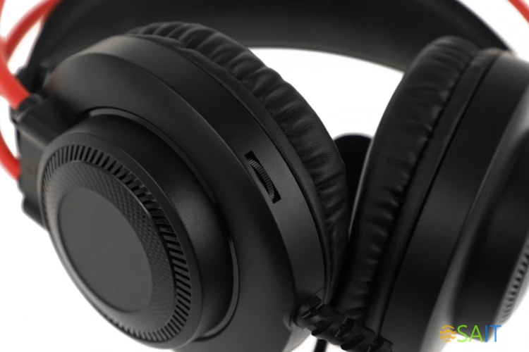 Наушники с микрофоном A4Tech Bloody G200 черный/красный 2м мониторные оголовье (G200  AUX3.5-4PIN +USB)