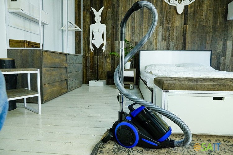 Пылесос Starwind SCV2030 2000Вт синий/черный