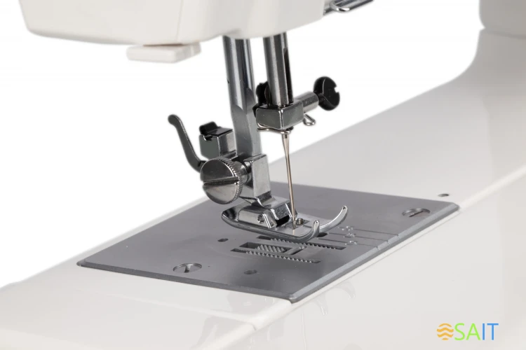 Швейная машина Janome L-394 белый