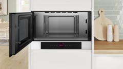 Встраиваемые микроволновые печи BOSCH Встраиваемая микроволновая печь BOSCH BFL7221W1