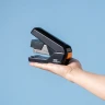 Степлер настольный Deli E0371S BLACK E0371S Exceed 24/6 24/8 26/6 26/8 (55листов) снижение усилия плоский подгиб скобы черный 50скоб металл/пластик коробка