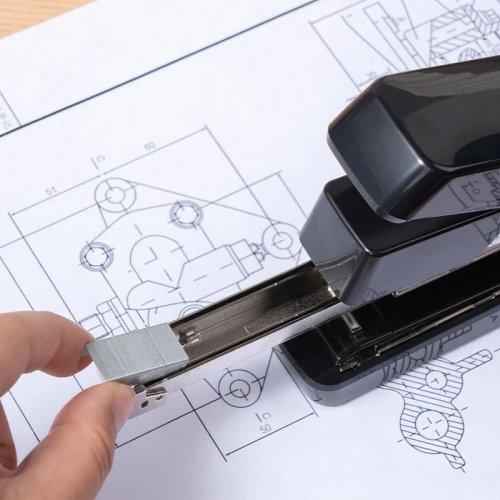 Степлер настольный Deli E0371S BLACK E0371S Exceed 24/6 24/8 26/6 26/8 (55листов) снижение усилия плоский подгиб скобы черный 50скоб металл/пластик коробка