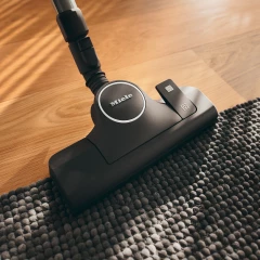 Пылесос Miele Complete C3 125 Edition lotus белый
