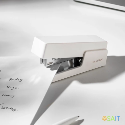 Степлер Deli ENS084 WHITE Nusign 24/6 26/6 (20листов) белый 100скоб коробка