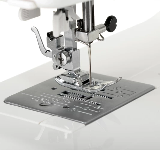 Швейная машина Janome Excellent Stitch 23 белый