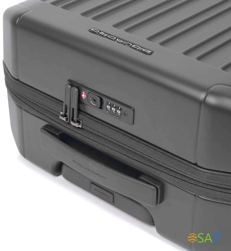 Чемодан Piquadro PQ LIGHT (BV5398PQL/NO) 40x55x23см 42л. 2.01кг. поликарбонат черный матов.