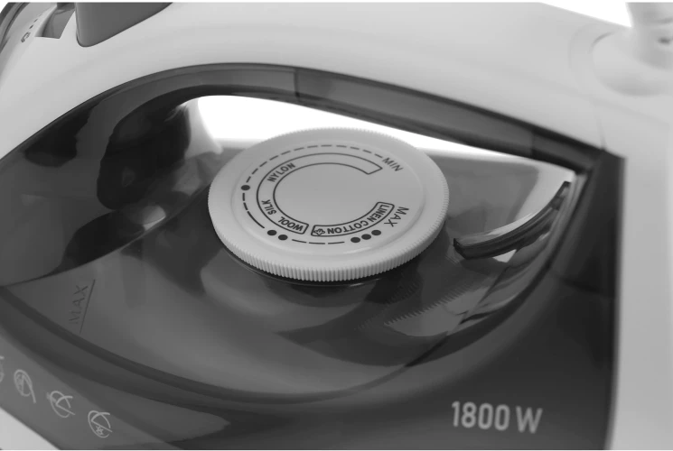 Утюг Starwind SIR1819 1800Вт серый/белый