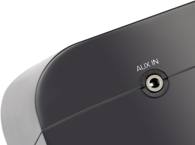 Радиобудильник Hyundai H-RCL221 черный LCD подсв:зеленая часы:цифровые FM