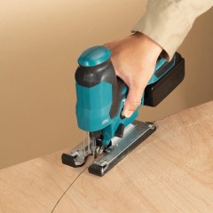 Лобзик Makita DJV185Z