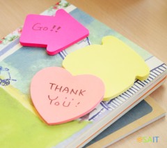 Блок самоклеящийся бумажный Stick`n 21181 70x70мм 50лист. 70г/м2 неон малиновый вырубной &quot;стрелка&quot; европодвес