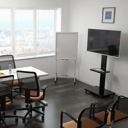 Подставка для телевизора Holder PR-107 черный 32"-70" макс.60кг напольный поворот и наклон