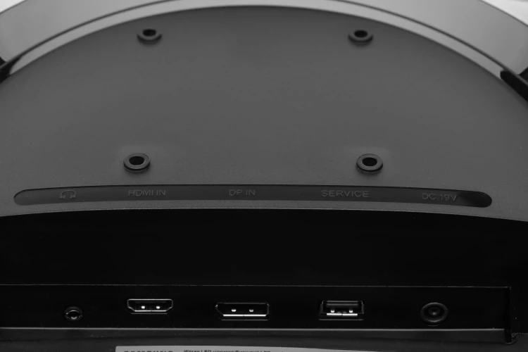 Монитор Samsung 32" Odyssey G5 S32CG550EI черный VA LED 1ms 16:9 HDMI матовая 300cd 178гр/178гр 2560x1440 165Hz FreeSync DP 2K USB 5.2кг