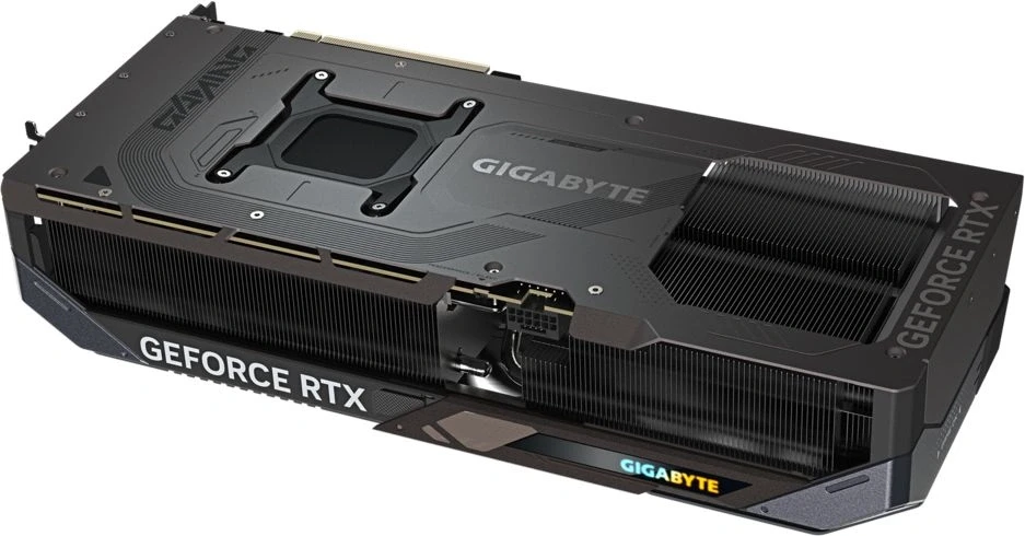 Видеокарта Gigabyte PCI-E 5.0 GV-N5090GAMING OC-32GD NVIDIA GeForce RTX 5090 32Gb 512bit GDDR7 2550/28000 HDMIx1 DPx3 HDCP Ret