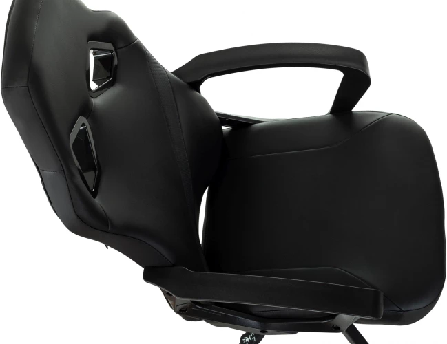 Кресло игровое Zombie 300 черный эко.кожа крестов. пластик пластик черный