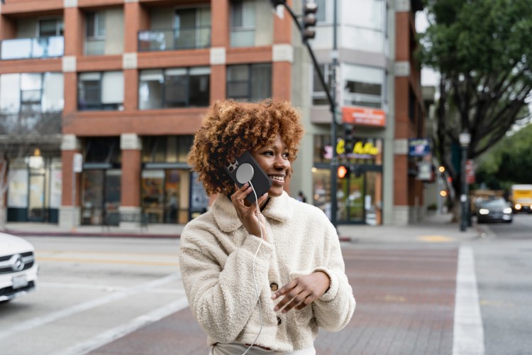 Чехол (клип-кейс) uBear для Apple iPhone 15 Pro Touch Mag Case with MagSafe черный (CS263BL61PTH-I23M)