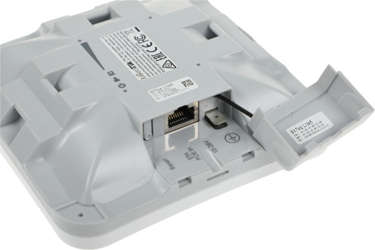 Точка доступа MikroTik SXTsq Lite5 (RBSXTSQ5ND) N300 10/100BASE-TX белый