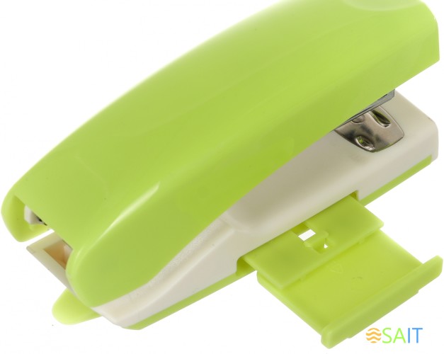 Степлер Kw-Trio 055G9GREEN 24/6 26/6 (20листов) снижение усилия зеленый 100скоб металл коробка