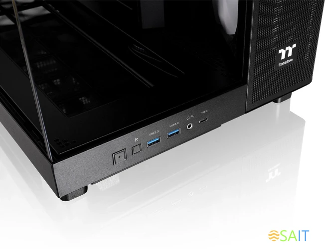 Корпус Thermaltake View 380 XL TG ARGB черный без БП ATX 5x120mm 2x140mm 2xUSB3.0 audio bott PSU