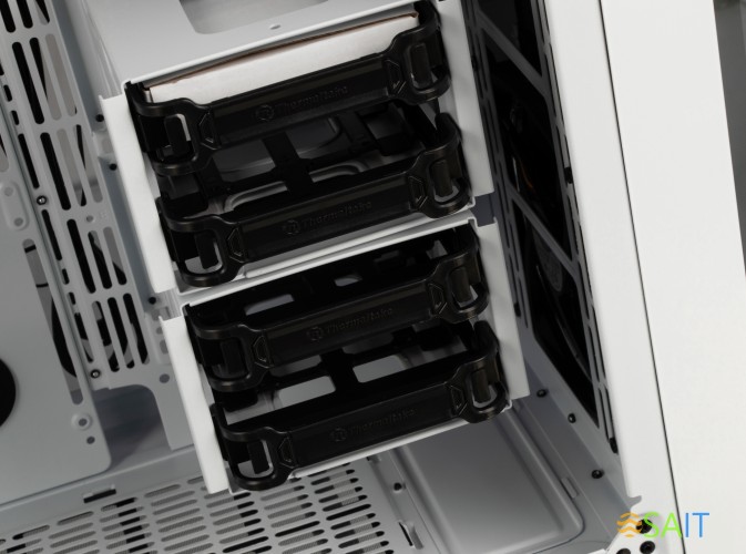 Корпус Thermaltake View 71 TG белый без БП ATX 9x120mm 4x140mm 2xUSB2.0 2xUSB3.0 audio bott PSU