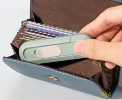 Нож канцелярский Deli NS065green шир.лез.12мм выдвижное лезвие пластик зеленый блистер