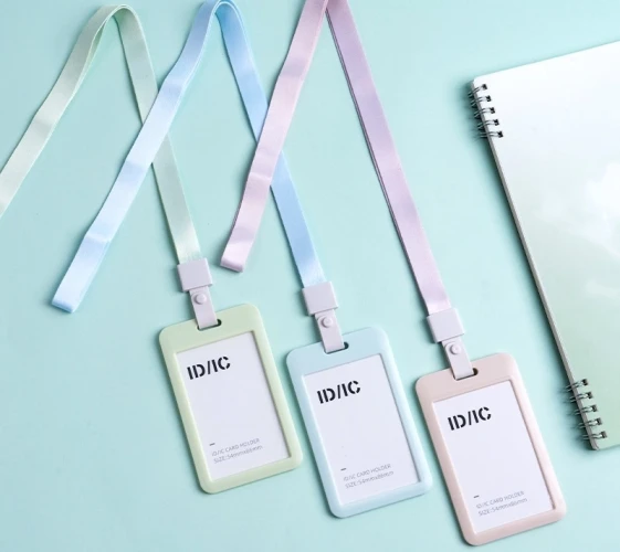 Бейдж для пропуска Deli EF350 AS EF350 вертикальный ассорти