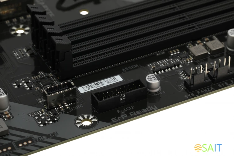 Материнская плата Gigabyte B760 DS3H AX Soc-1700 Intel B760 4xDDR5 ATX AC`97 8ch(7.1) GbLAN RAID+HDMI+DP