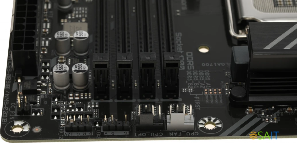 Материнская плата Gigabyte B760 DS3H AX Soc-1700 Intel B760 4xDDR5 ATX AC`97 8ch(7.1) GbLAN RAID+HDMI+DP