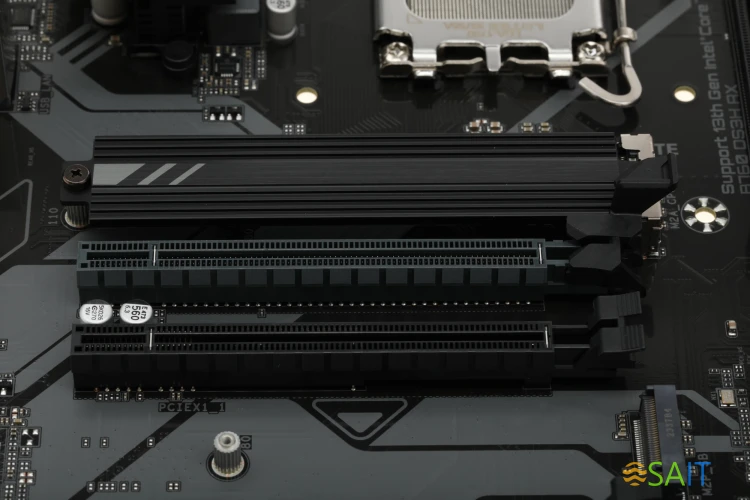 Материнская плата Gigabyte B760 DS3H AX Soc-1700 Intel B760 4xDDR5 ATX AC`97 8ch(7.1) GbLAN RAID+HDMI+DP