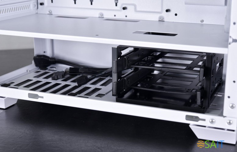 Корпус Lian-Li Lancool 205 Mesh белый без БП ATX 2x120mm 2x140mm 2xUSB3.0 audio bott PSU