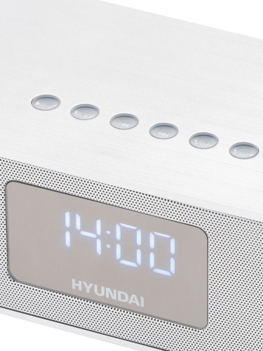 Радиобудильник Hyundai H-RCL360 белый LCD подсв:белая часы:цифровые FM