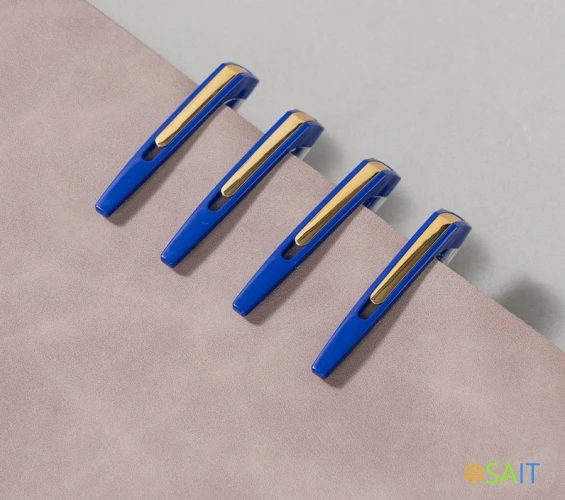 Ручка шариков. Deli EQ90 синий/золотистый d=0.7мм син. черн. карт.уп. резин. манжета чернила пониженной вязкости