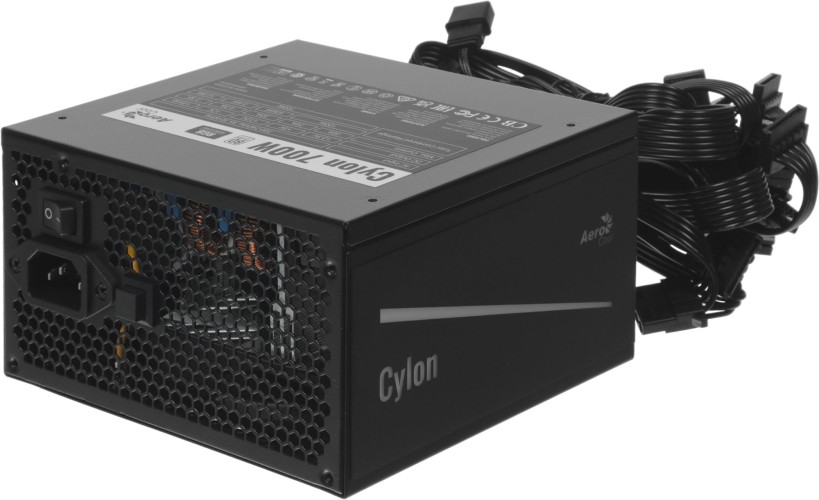 Блок питания Aerocool ATX 700W CYLON 700 80+ (20+4pin) APFC 120mm fan color 5xSATA RTL