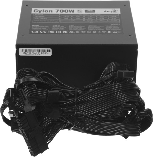 Блок питания Aerocool ATX 700W CYLON 700 80+ (20+4pin) APFC 120mm fan color 5xSATA RTL