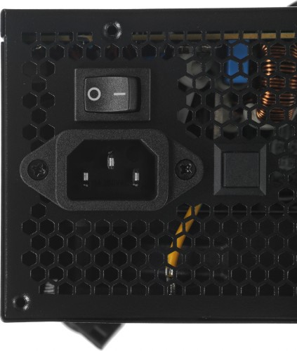 Блок питания Aerocool ATX 700W CYLON 700 80+ (20+4pin) APFC 120mm fan color 5xSATA RTL