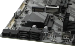 Материнская плата Gigabyte B650M D3HP Socket AM5 AMD B650 4xDDR5 mATX AC`97 8ch(7.1) 2.5Gg RAID+HDMI+DP