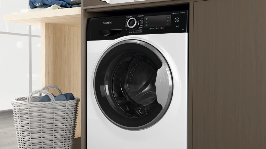Стиральная машина Hotpoint NSD 7239 ZS VE RU класс: A-30% загр.фронтальная макс.:7кг белый инвертор
