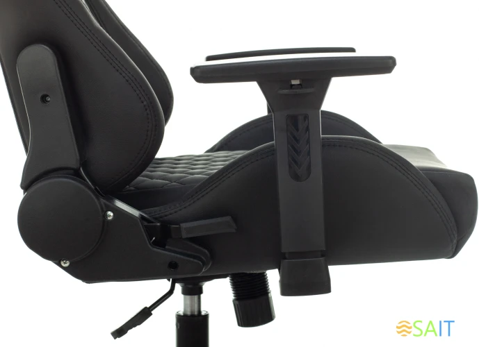 Кресло игровое Knight ARMOR черный ромбик эко.кожа с подголов. крестов. металл