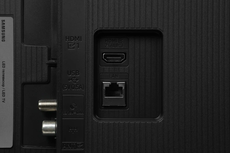 Телевизор LED Samsung 43" UE43F6000FUXRU черный FULL HD 60Hz DVB-T2 DVB-C DVB-S2 USB WiFi Smart TV