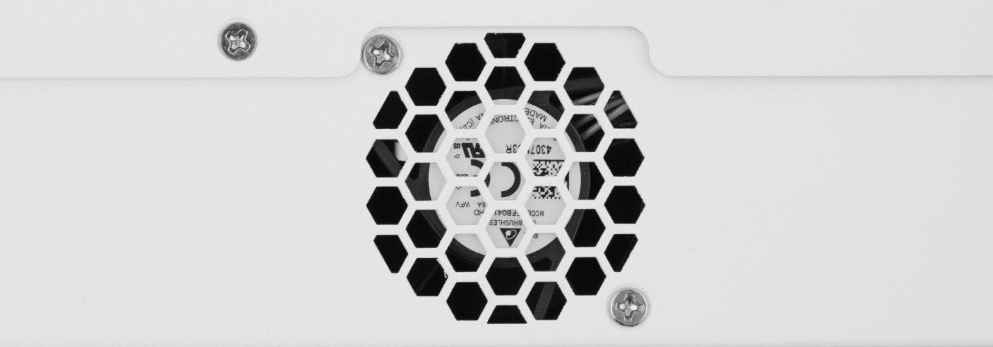 Коммутатор MikroTik CRS328-4C-20S-4S+RM 4xКомбо(1000BASE-T/SFP) 20SFP 4SFP+ управляемый