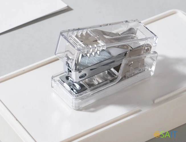 Степлер мини Deli ENS083F Nusign 24/6 26/6 (12листов) прозрачный 100скоб металл/пластик