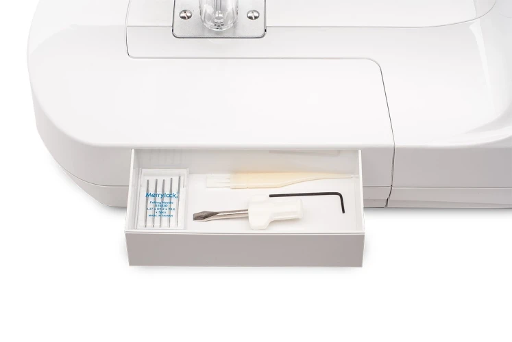 Иглопробивная машина Merrylock 015 белый