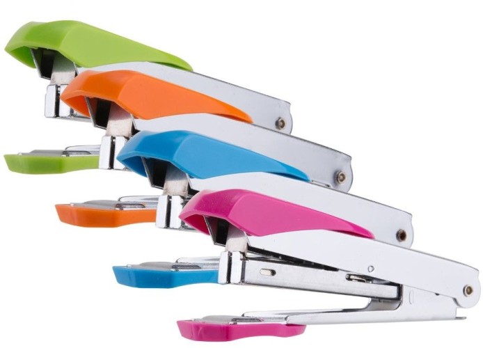 Степлер Deli E0260 N10 (12листов) встроенный антистеплер ассорти 50скоб коробка