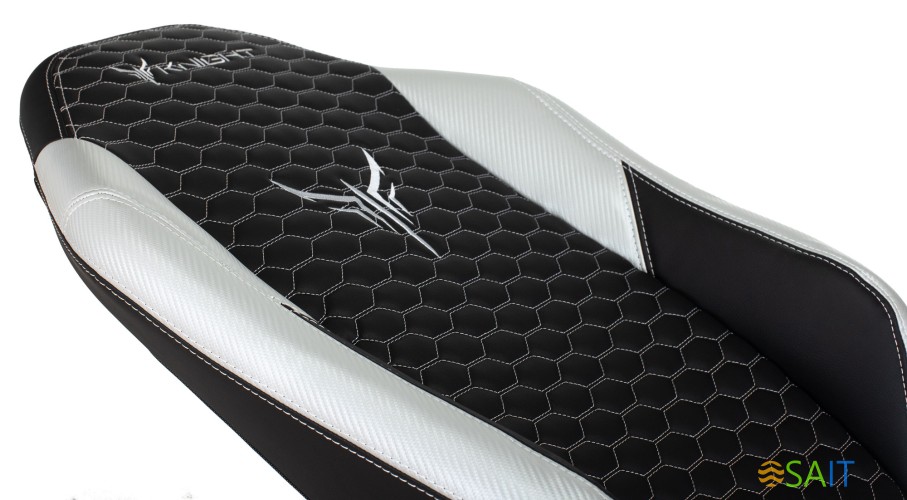 Кресло игровое Knight Neon черный/серебряный соты эко.кожа с подголов. крестов. металл