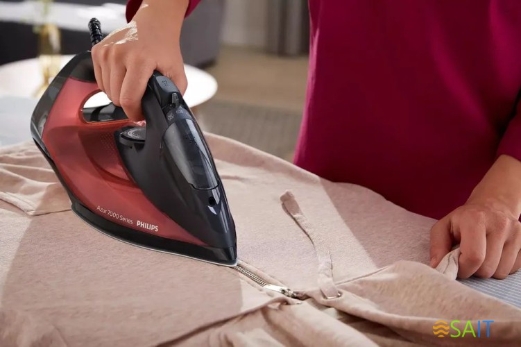 Утюг Philips DST7022/40 2800Вт черный/красный