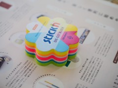 Блок самоклеящийся бумажный Stick`n 21833 67x67мм 250лист. неон ассорти "цветок"