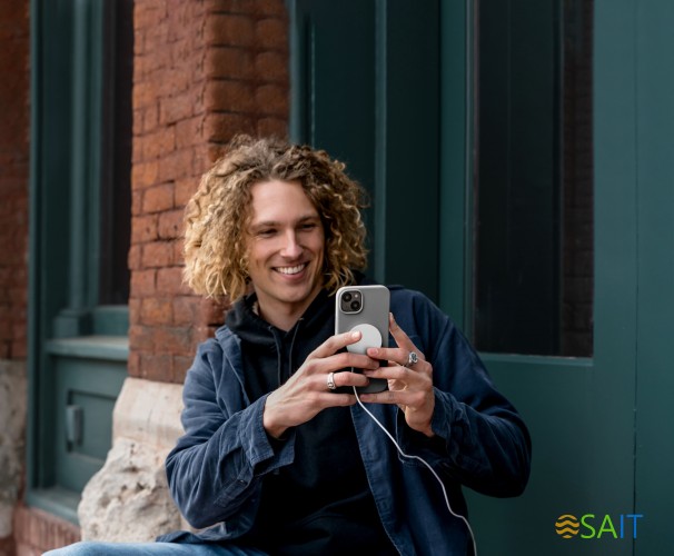 Чехол (клип-кейс) uBear для Apple iPhone 15 Plus Touch Mag Case with MagSafe серый (CS272MG67TH-I23M)