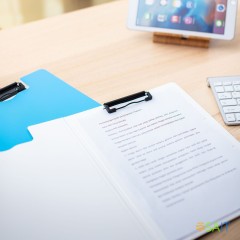 Папка-планшет Deli Rio EF75002 A4 пластик 2мм ассорти с крышкой