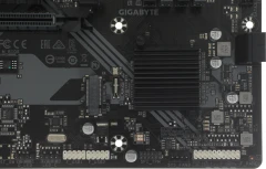 Материнская плата Gigabyte B760M DS3H DDR4 Soc-1700 Intel B760 4xDDR4 mATX AC`97 8ch(7.1) 2.5Gg RAID+VGA+HDMI+DP